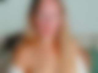 Live cam show with Eva-X-Jane - Average on Stripli.com