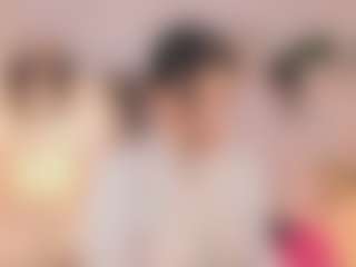 Live cam show with Anneee - Teen (18+) on Uber Horny