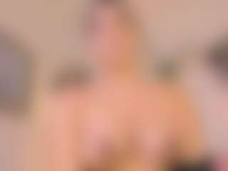 Live cam show with Anneee - Strip on Camsoda