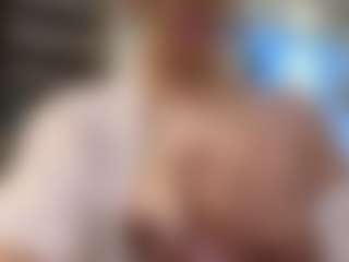 Live cam show with Anneee - Ass Bouncing on Hubzter Live