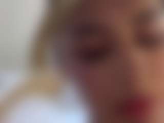 Live cam show with Anneee - Strip on Gym Cam Girls