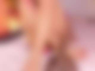 Live cam show with Anneee - Oral on Camsoda