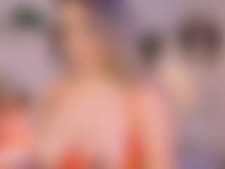 Live cam show with Anneee - Anal on Camsoda