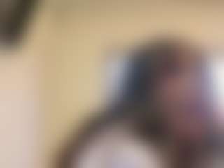 Live cam show with Anneee - Brown Eyes on Cam Slut