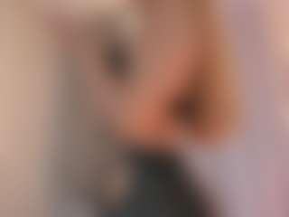 Live cam show with Caroline Grace - Upskirt on CSO-WL