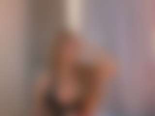 Live cam show with Caroline Grace - Blonde Hair on CamwithHer