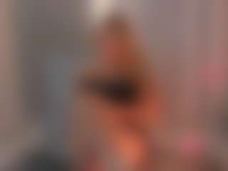 Live cam show with Caroline Grace - Blonde Hair on Milfs Live