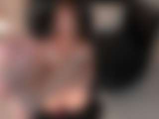 Live-camshow met Caroline Grace - Small Tits op Camsoda