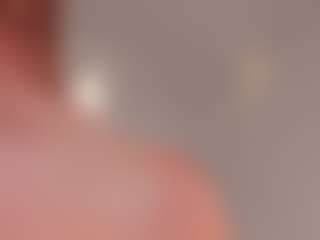 Live cam show with Caroline Grace - Lush Blonde Hair on Camsoda