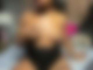 Niyirey's Live Sex Cam Show