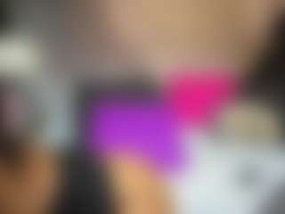 Live cam show with Niyirey - Small Tits on Gym Cam Girls