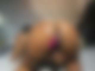 Niyirey's Live Sex Cam Show