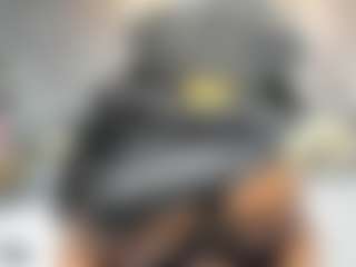 Live cam show with Niyirey - Black Shaved Pussy on Camsoda