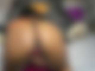 Niyirey's Live Sex Cam Show