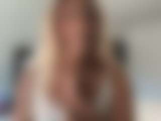 Chanell Heart's Live Sex Cam Show
