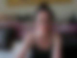 Live cam show with keiraneil - Living Room on Livezox