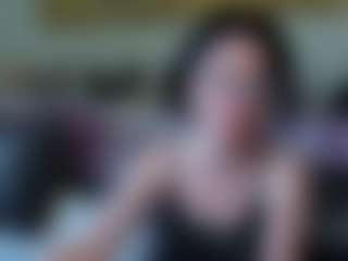 Live cam show with keiraneil - Living Room on xDating
