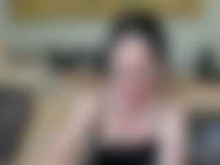 Live cam show with keiraneil - Living Room on chickslive.net