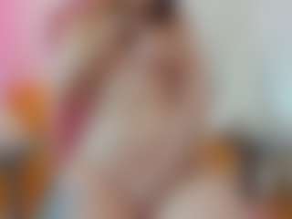 Live cam show with Lucy_Ember - Blowjob on studioflirtlive.com