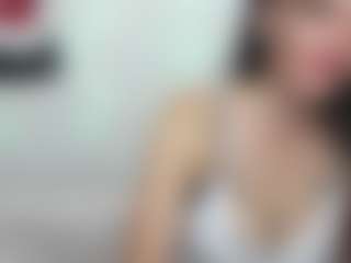 Live cam show with MilaLoona - Lesbian on Camsoda