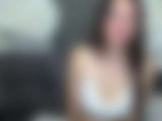 Live cam show with MilaLoona - Office on Hubzter Live