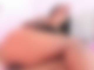 Live cam show with miiss-sofiii - Ebony Petite on madthumbs