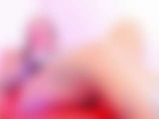 Live cam show with miiss-sofiii - Black Petite on StripNow