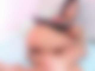 Live cam show with miiss-sofiii - Black Petite on https://playwithruby.com