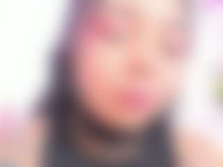 Live cam show with miiss-sofiii - Black Petite on CSO-WL