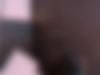 Live cam show with angelaa-thommson - Kisses on Dolls Live