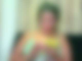 Celestee-pretty MILF webcam performer live streaming