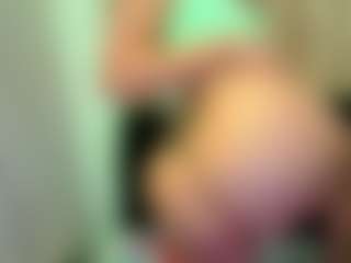 Live cam show with Celestee-pretty - Amateur MILF on realtime-chat