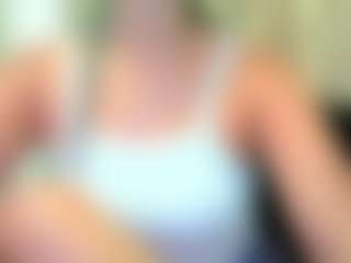 Celestee-pretty MILF webcam performer live streaming