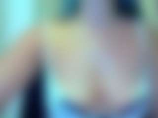 Celestee-pretty MILF webcam performer live streaming