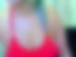 Celestee-pretty MILF webcam performer live streaming