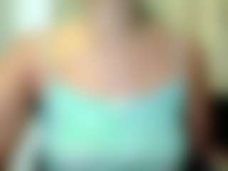 Live cam show with Celestee-pretty - Average on camgirlchat.live
