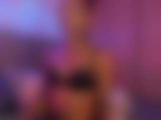 Live cam show with Taylor-West - Ebony Petite on sexylive.show
