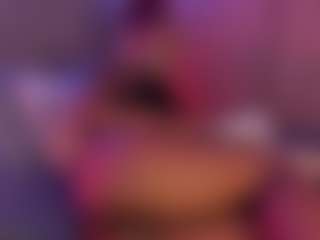 Live cam show with Taylor-West - Average on CamwithHer