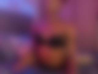 Live cam show with Taylor-West - Ebony Petite on Strip Flash - Live Sex Shows