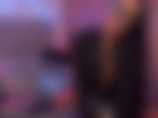 Live cam show with Taylor-West - Ebony on SpankPalCams | colombia