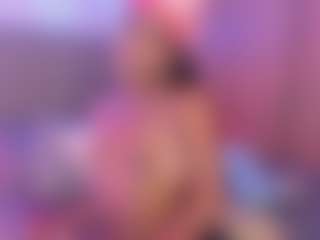 Live cam show with Taylor-West - Average on AdultVida.com