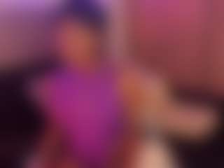 Live cam show with Taylor-West - Average on Camsoda