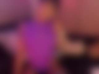 Live cam show with Taylor-West - Average on Camsoda