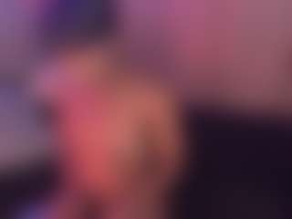 Live cam show with Taylor-West - Average on fuck-show.com