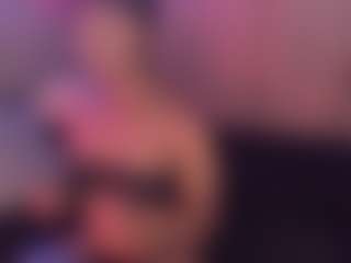 Live cam show with Taylor-West - Ebony on Camsoda.co | colombia