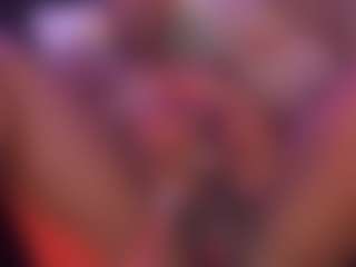 Live cam show with Taylor-West - Black Petite on Big Tits