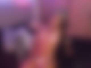 Live cam show with Taylor-West - Control on Hubzter Live