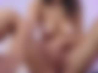 Live cam show with Anna - Fingering on Camming Site