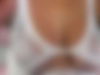 Jannaday MILF webcam performer live streaming