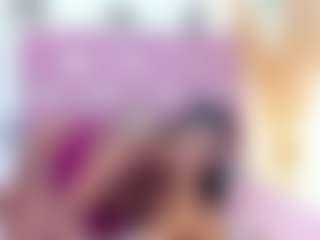 Live cam show with Jannaday - Curvy MILF on Hubzter Live